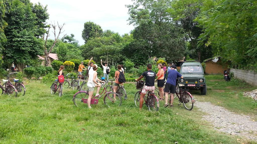 Chitwan Safari Camp & Lodge Sauraha Dış mekan fotoğraf