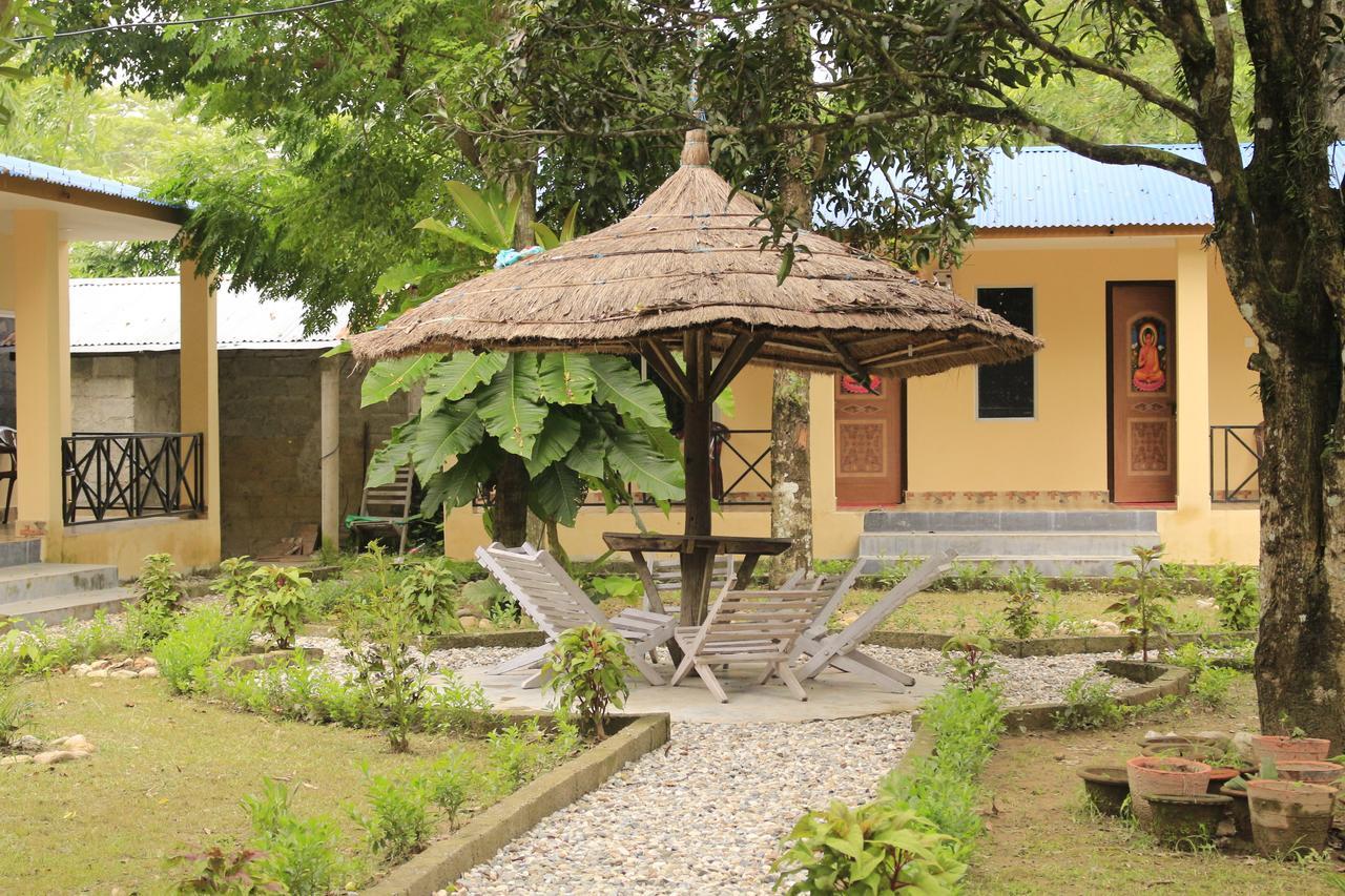 Chitwan Safari Camp & Lodge Sauraha Dış mekan fotoğraf