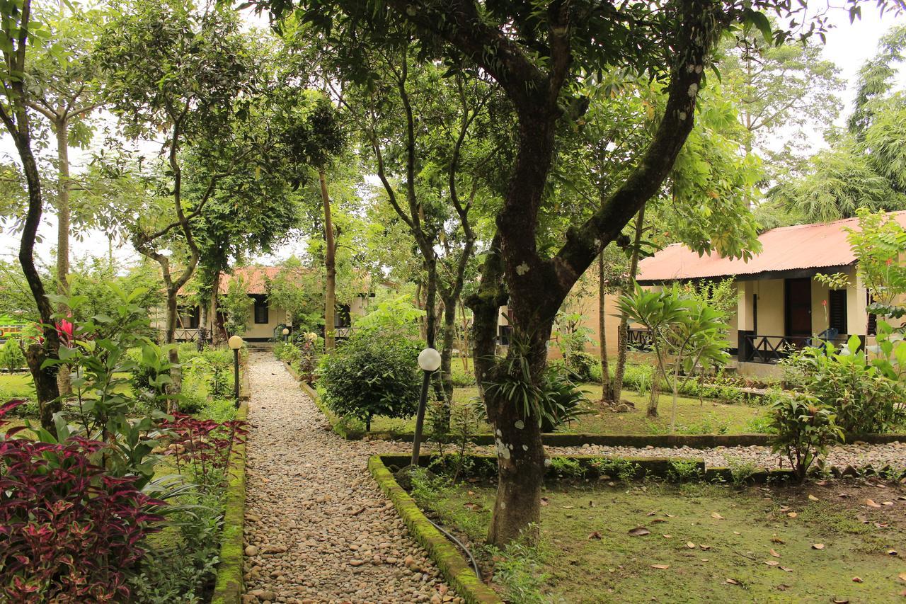Chitwan Safari Camp & Lodge Sauraha Dış mekan fotoğraf
