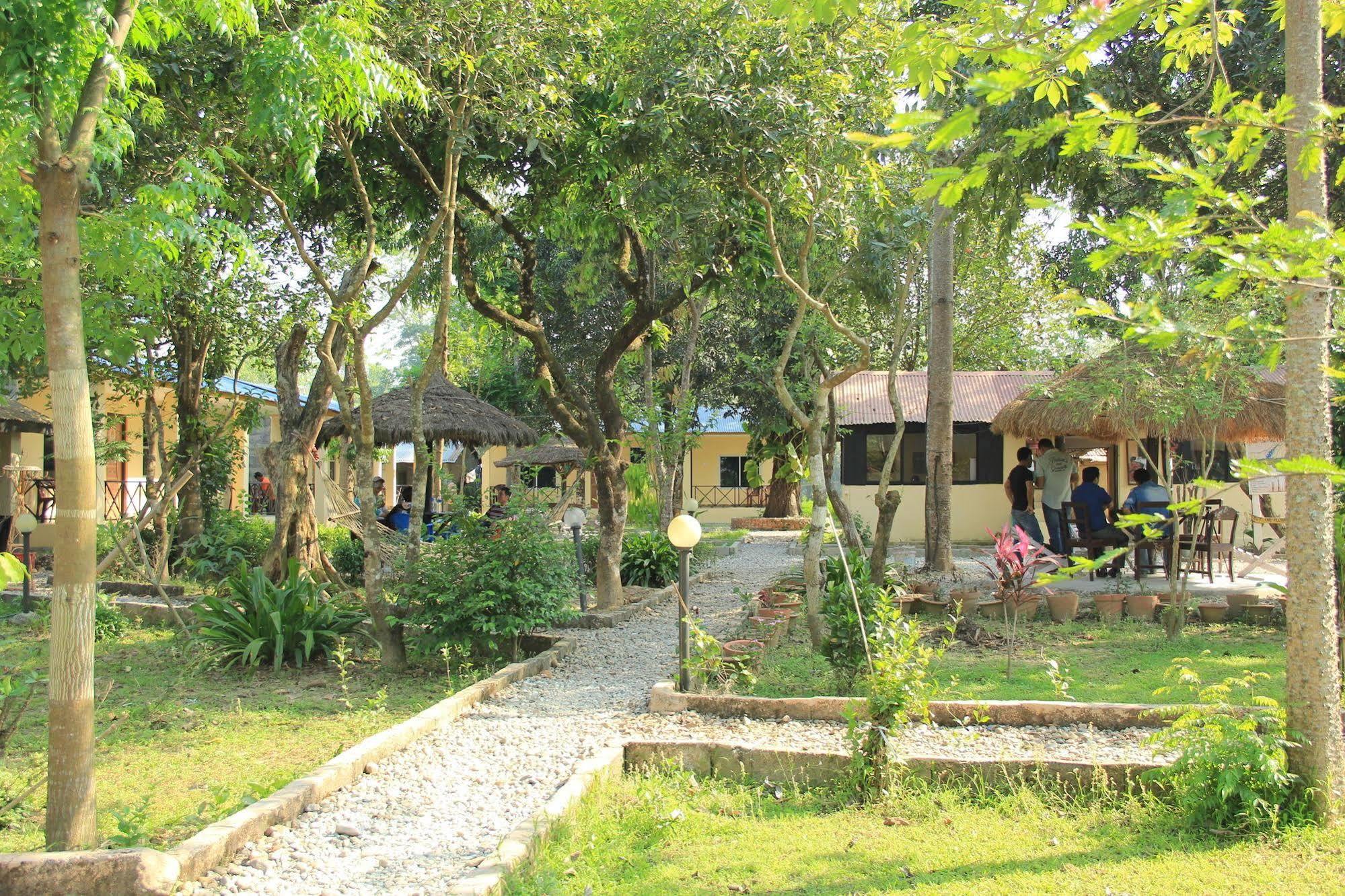 Chitwan Safari Camp & Lodge Sauraha Dış mekan fotoğraf